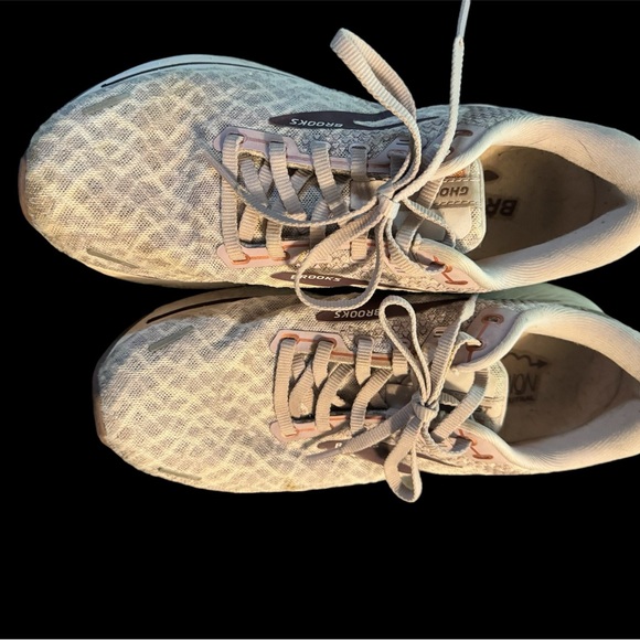 Brooks Ghost 14 - Picture 1 of 3